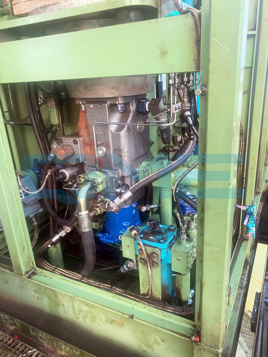 Cung cấp và lắp đặt Cụm bơm đôi thủy lực cho cần cẩu ở cảng biển